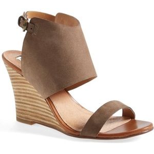 Halogen Clarette Wedge Wooden Tan Sandal | Sz 5.5